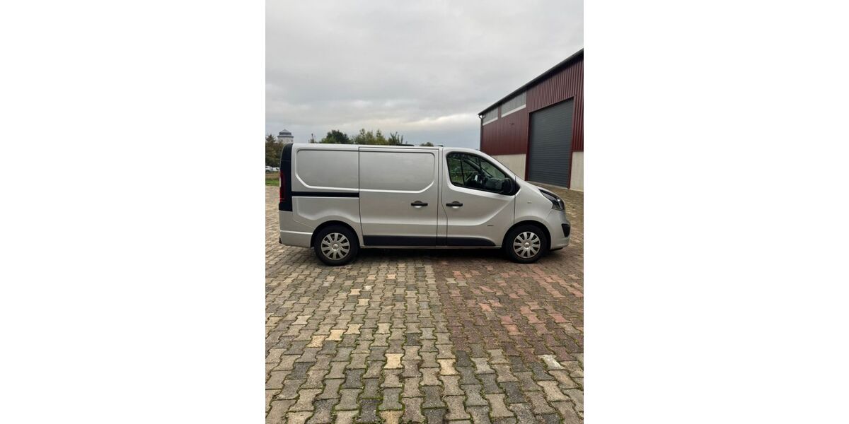 Opel Vivaro 185.000 km 9.299 &euro; Mühlheim am Main 63165
