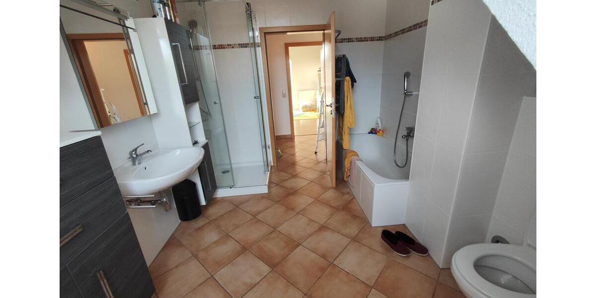 Dachgeschoßwohnung Schöllkrippen - 3 Zimmer, 80 m&sup2;, 840&euro; | Angebot:24379475