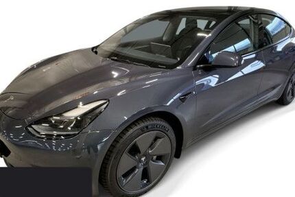 Tesla Model 3 52.197 km 29.100 &euro; Hanau 63457
