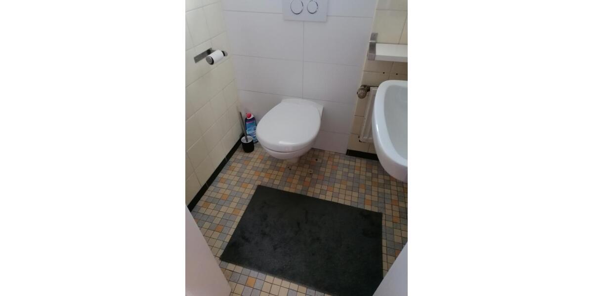 Dachgeschoßwohnung Aschaffenburg Damm - 2 Zimmer, 32 m&sup2;, 365&euro; | Angebot:25080738