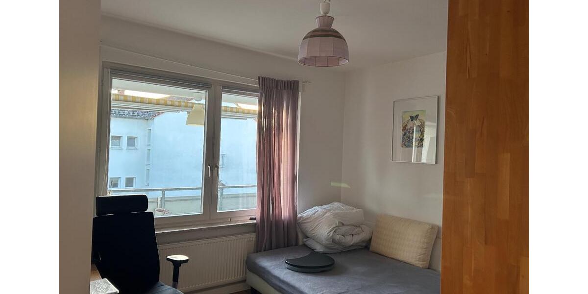 Etagenwohnung Frankfurt am Main Ginnheim - 3 Zimmer, 75 m&sup2;, 1.000&euro; | Angebot:25877425