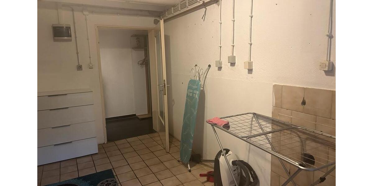 Etagenwohnung Kelsterbach - 2 Zimmer, 85 m&sup2;, 1.200&euro; | Angebot:27630733