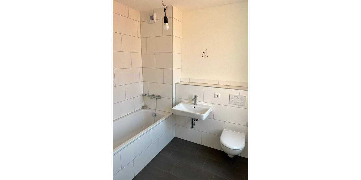 Etagenwohnung Frankfurt am Main Schwanheim - 4 Zimmer, 120 m&sup2;, 1.949&euro; | Angebot:25695790