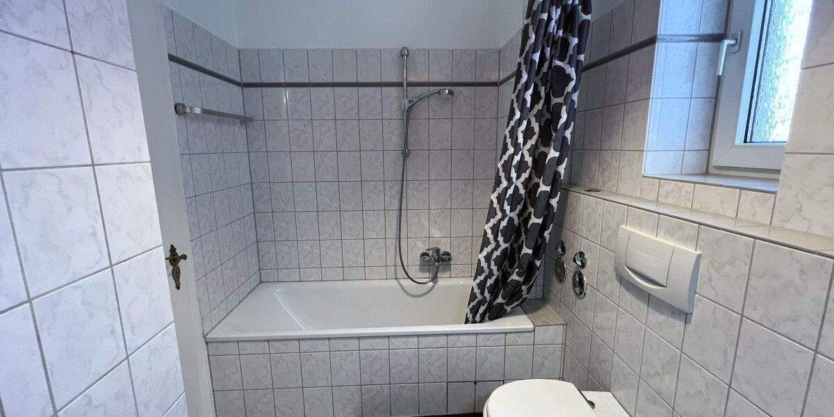 Etagenwohnung Frankfurt am Main Westend-Süd - 3 Zimmer, 92 m&sup2;, 2.400&euro; | Angebot:25744887