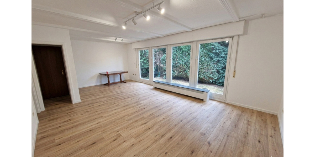 Bungalow Echzell - 5 Zimmer, 150 m&sup2;, 1.250&euro; | Angebot:25379628