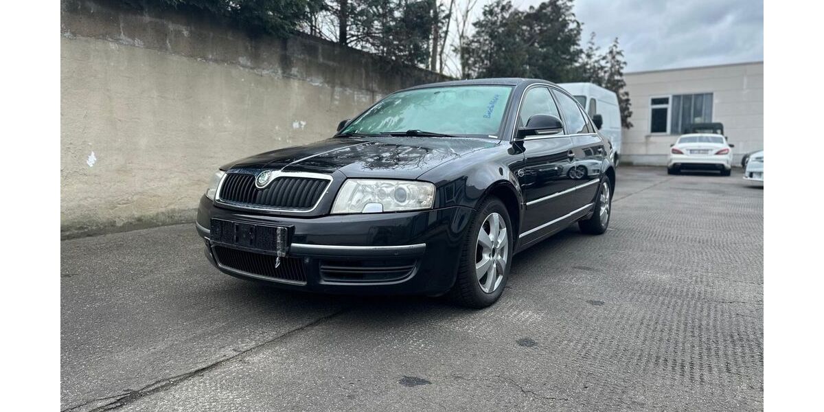 Skoda Superb 210.000 km 3.798 &euro; Hainburg 63512