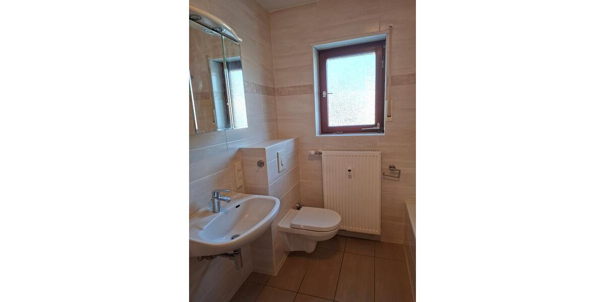 Etagenwohnung Haibach - 4 Zimmer, 96 m&sup2;, 890&euro; | Angebot:25311920