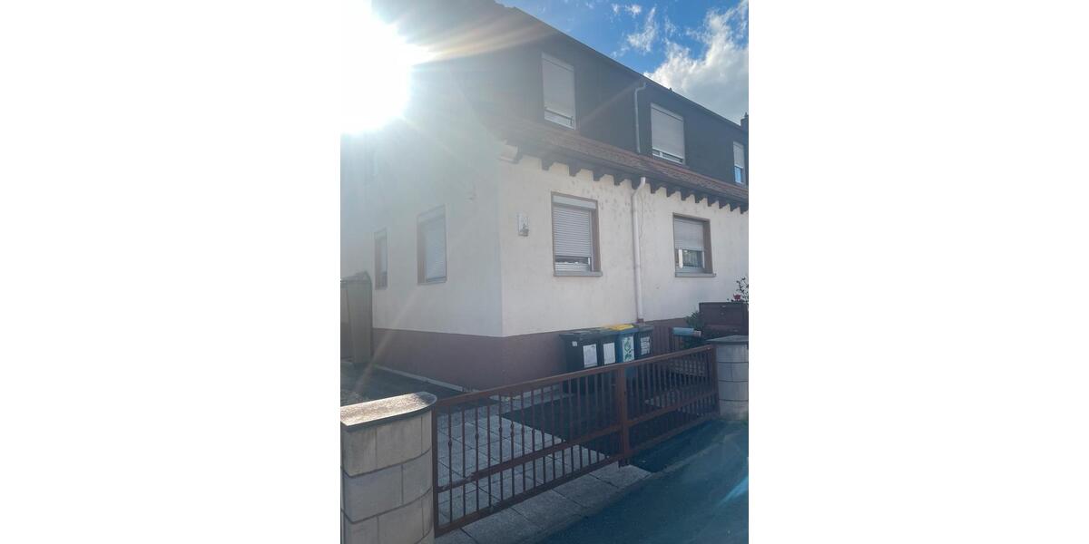 Doppelhaushälfte Frankfurt am Main Bonames - 8 Zimmer, 170 m&sup2;, 610.000&euro; | Angebot:26050197