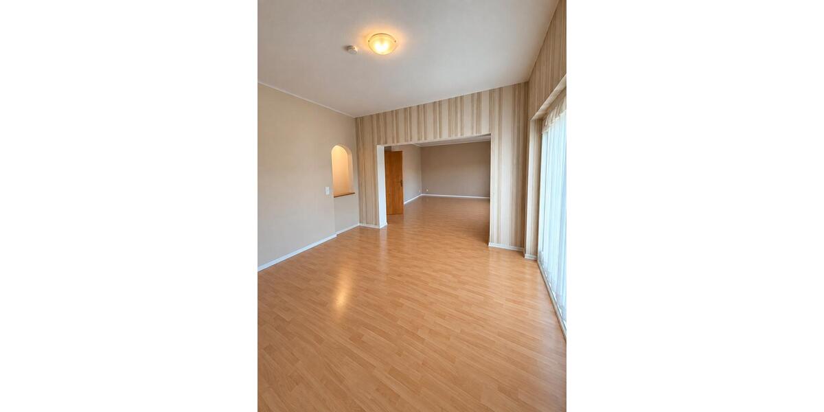 Etagenwohnung Limeshain - 3 Zimmer, 97 m&sup2;, 1.350&euro; | Angebot:27572579