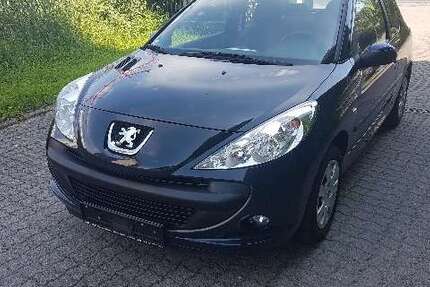Peugeot 206 93.000 km 4.500 &euro; Offenbach 63071