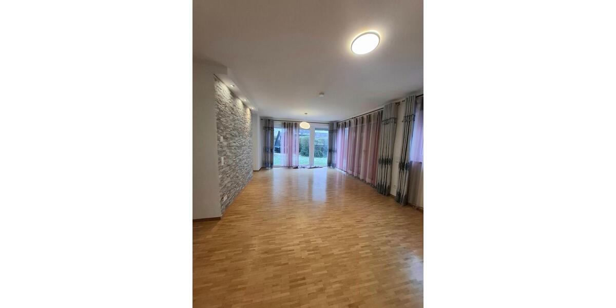 Erdgeschoßwohnung Frankfurt am Main Gallus - 4 Zimmer, 110 m&sup2;, 2.100&euro; | Angebot:23845641