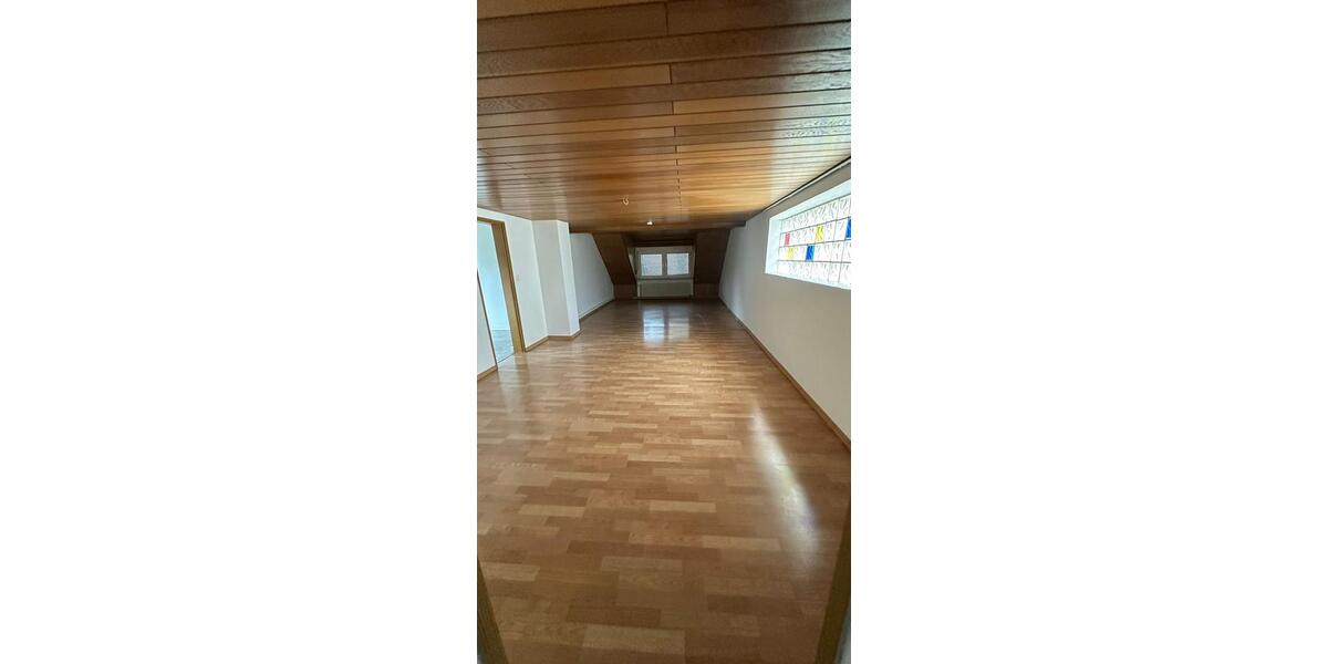 Etagenwohnung Kelsterbach - 4.5 Zimmer, 110 m&sup2;, 1.500&euro; | Angebot:27628761