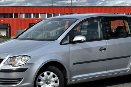VW Touran 191.586 km 4.200 &euro; Dietzenbach 63128