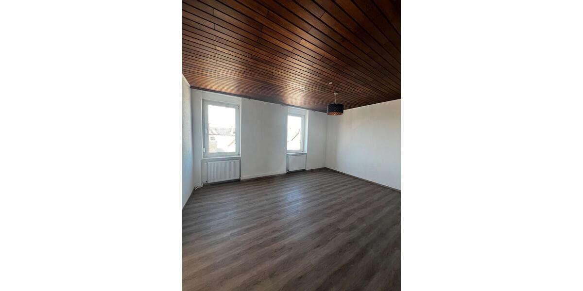 Einfamilienhaus Münster (Hessen) - 10 Zimmer, 195 m&sup2;, 2.175&euro; | Angebot:21530701