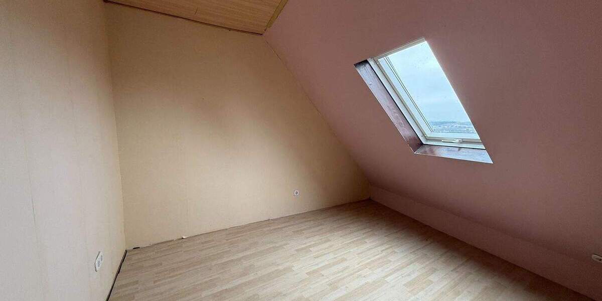 Einfamilienhaus Gelnhausen - 6 Zimmer, 125 m&sup2;, 115.000&euro; | Angebot:25685342