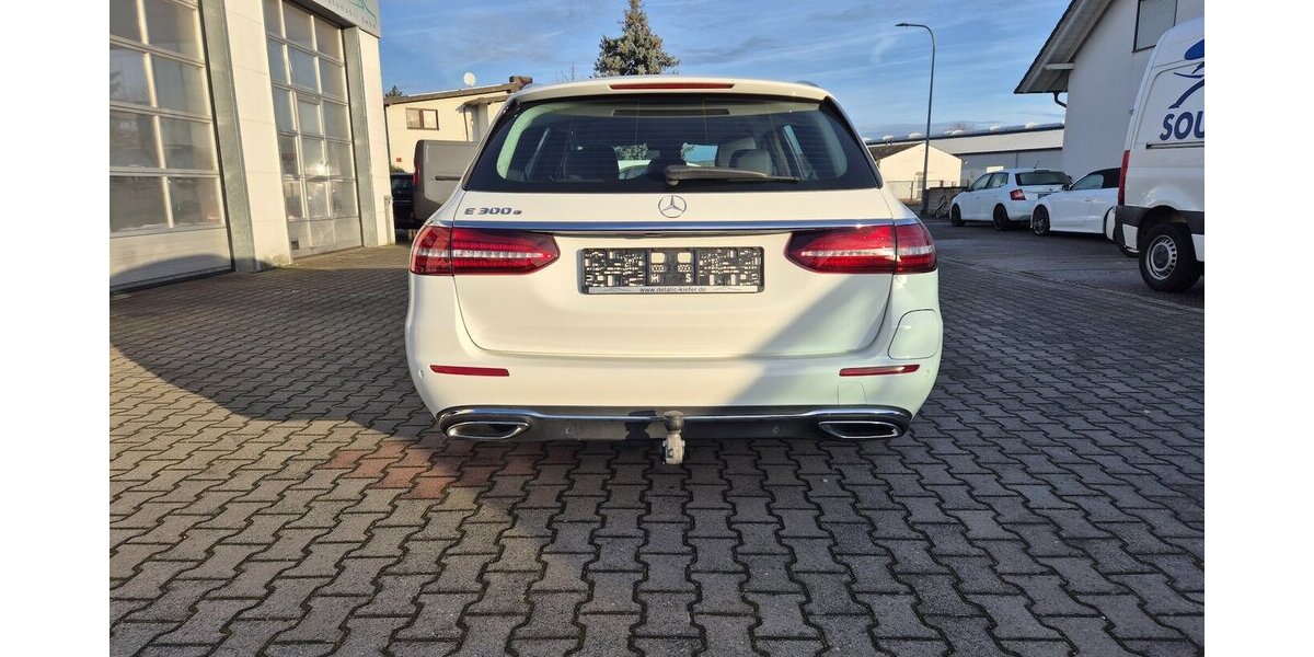 Mercedes-Benz E 300 e T Avantgarde AHK, LED, Rückfahrkamera, App 55.700 km 28.590 &euro; Rodgau 63110