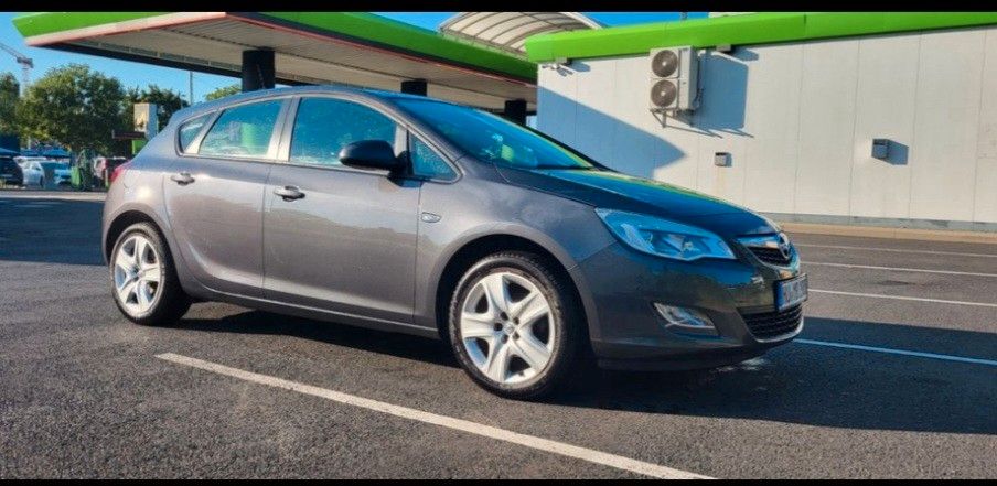 Opel Astra 123.000 km 5.100 &euro; Hanau 63450