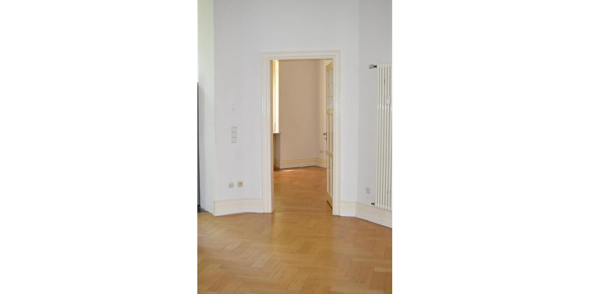 Hochparterre Frankfurt am Main Bockenheim - 3 Zimmer, 95 m&sup2;, 2.250&euro; | Angebot:25945216