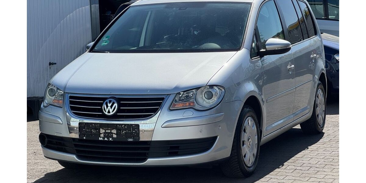 VW Touran 175.974 km 4.999 &euro; Offenbach am Main 63075