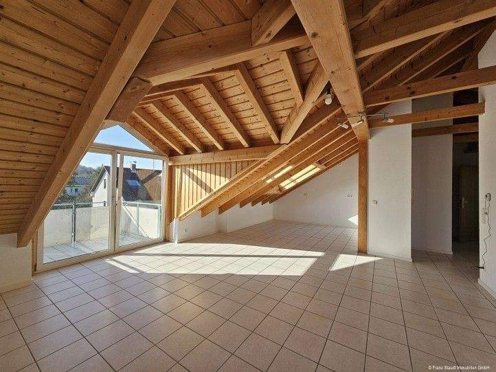 Etagenwohnung Aschaffenburg Schweinheim - 2 Zimmer, 59 m&sup2;, 225.000&euro; | Angebot:25770252