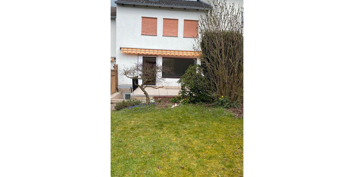Reihenhaus Bad Vilbel - 4 Zimmer, 106 m&sup2;, 1.950&euro; | Angebot:24713804