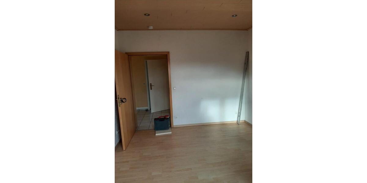 Etagenwohnung Ortenberg - 3 Zimmer, 115 m&sup2;, 950&euro; | Angebot:25903909