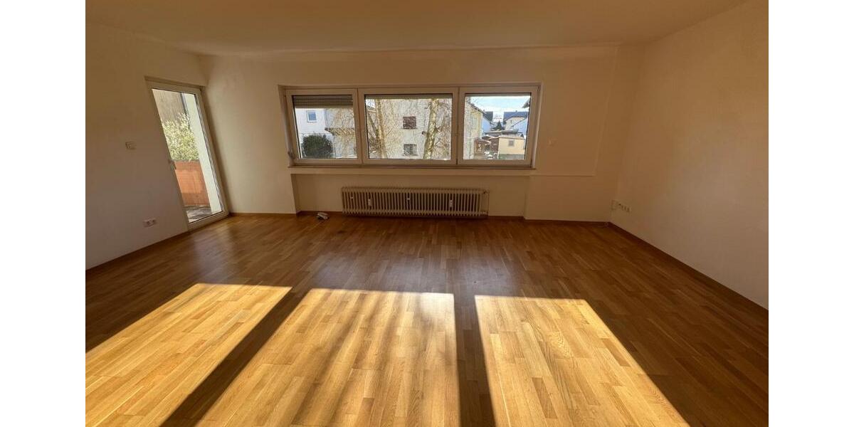 Etagenwohnung Altenstadt - 4 Zimmer, 100 m&sup2;, 1.000&euro; | Angebot:26001613