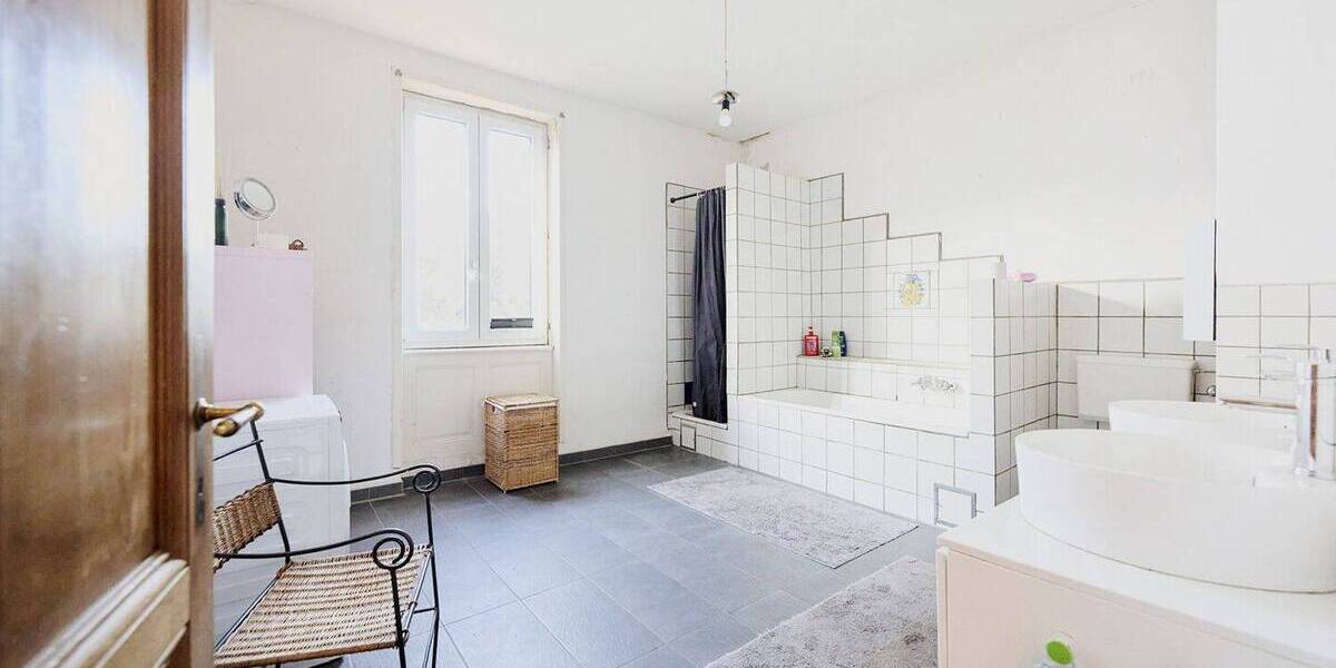 Mehrfamilienhaus, Wohnhaus Frankfurt am Main Seckbach - 6 Zimmer, 242 m&sup2;, 1.100.000&euro; | Angebot:26139136