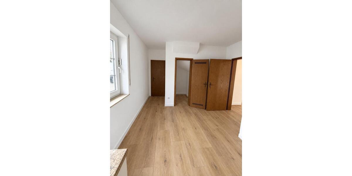 Einfamilienhaus Limeshain - 5 Zimmer, 168 m&sup2;, 2.100&euro; | Angebot:27672657