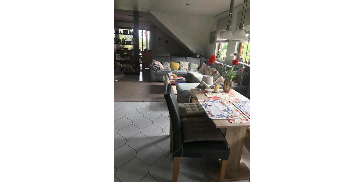 Dachgeschoßwohnung Hammersbach - 3 Zimmer, 110 m&sup2;, 1.100&euro; | Angebot:25025013