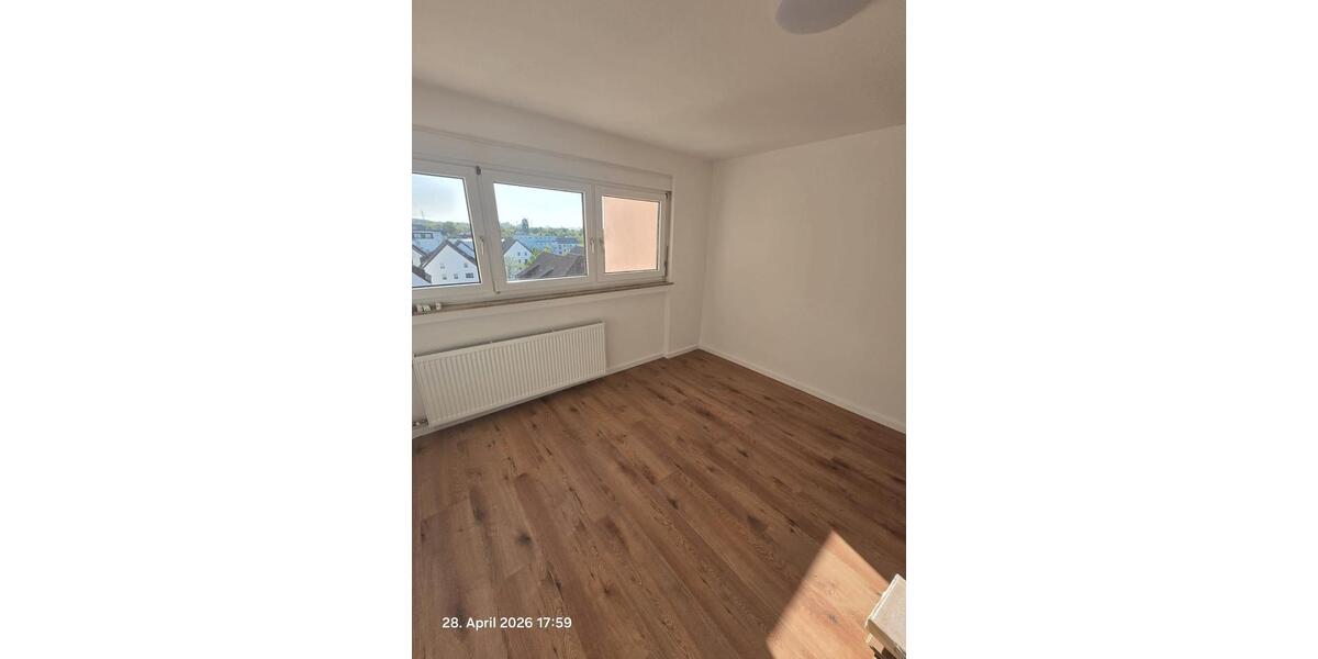 Etagenwohnung Offenbach am Main Hafen - 3 Zimmer, 75 m&sup2;, 1.200&euro; | Angebot:26482978