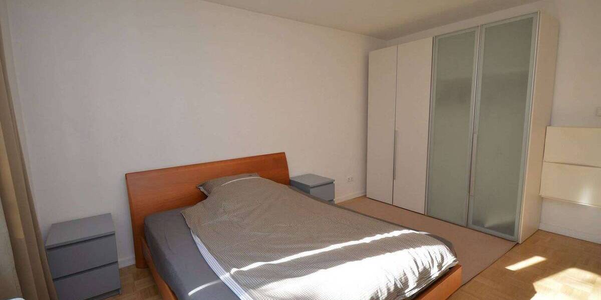 Etagenwohnung Frankfurt am Main Ostend - 2 Zimmer, 66 m&sup2;, 1.650&euro; | Angebot:26064212