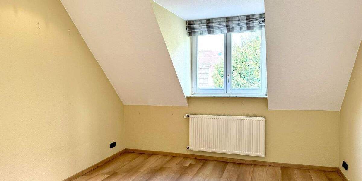 Etagenwohnung Bad Homburg Kirdorf - 4 Zimmer, 125 m&sup2;, 1.375&euro; | Angebot:25916603
