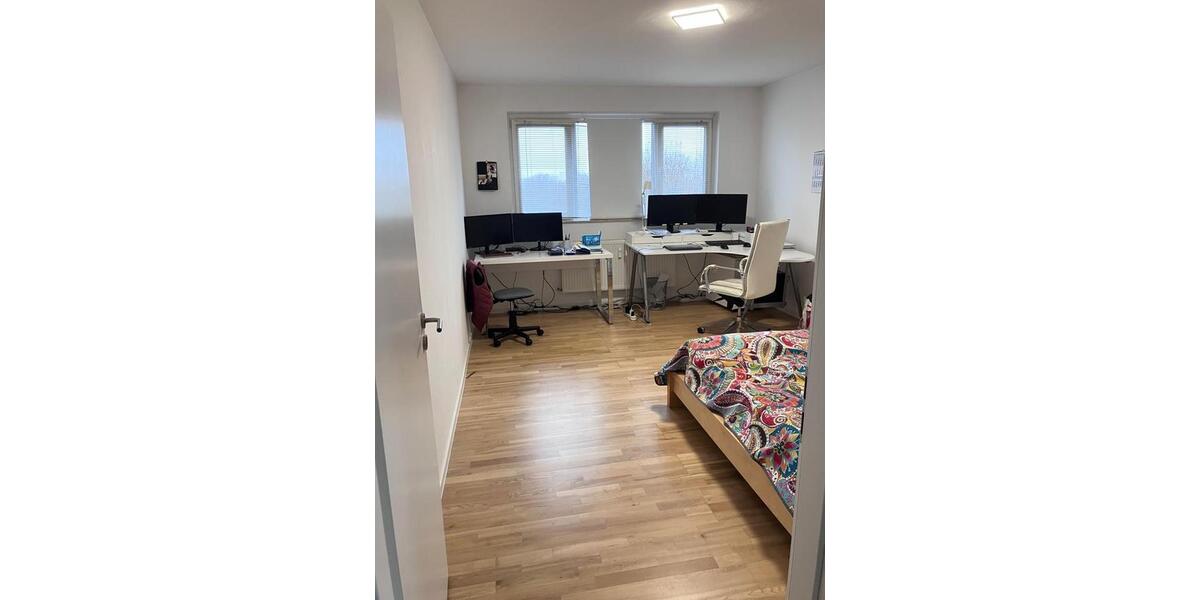 Etagenwohnung Frankfurt am Main Nord-Ost - 3 Zimmer, 82 m&sup2;, 1.200&euro; | Angebot:25632932