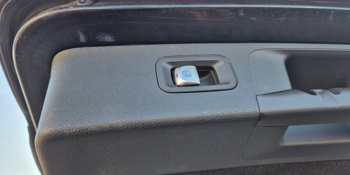 Mercedes-Benz E 400 d T 4M Standheizung, Rückfahrkamera, AHK, Co 200.000 km 19.890 &euro; Rodgau 63110