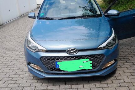 Hyundai i20 26.716 km 11.499 &euro; Büdingen 63654