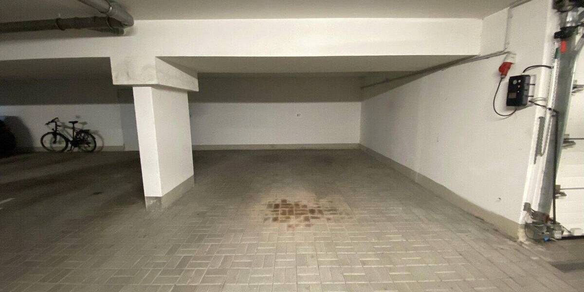 Etagenwohnung Frankfurt am Main Niederrad - 4 Zimmer, 133 m&sup2;, 2.000&euro; | Angebot:26819957