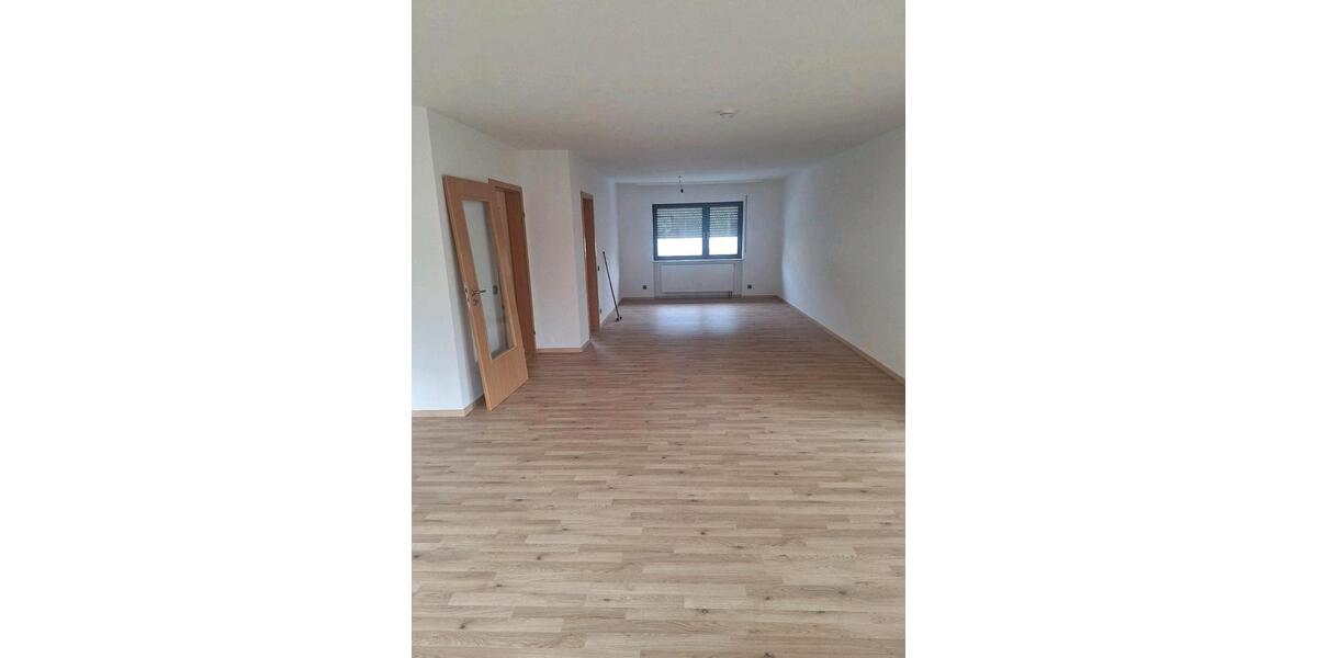 Etagenwohnung Alzenau - 4 Zimmer, 110 m&sup2;, 1.300&euro; | Angebot:25158138
