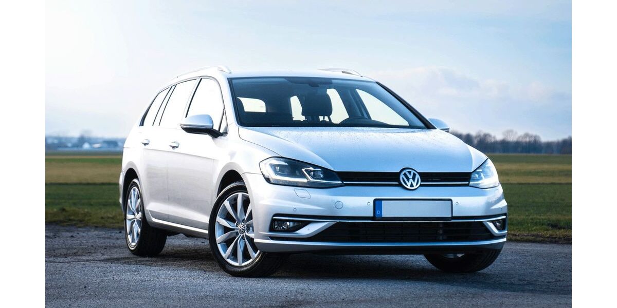 VW Golf 4.674 km 19.960 &euro; Steinbach Taunus 61449