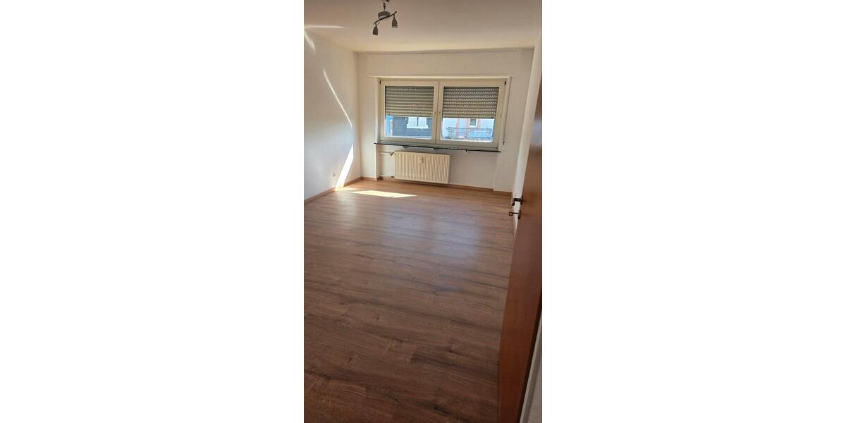 Etagenwohnung Frankfurt am Main Niederrad - 3 Zimmer, 100 m&sup2;, 1.580&euro; | Angebot:27618641
