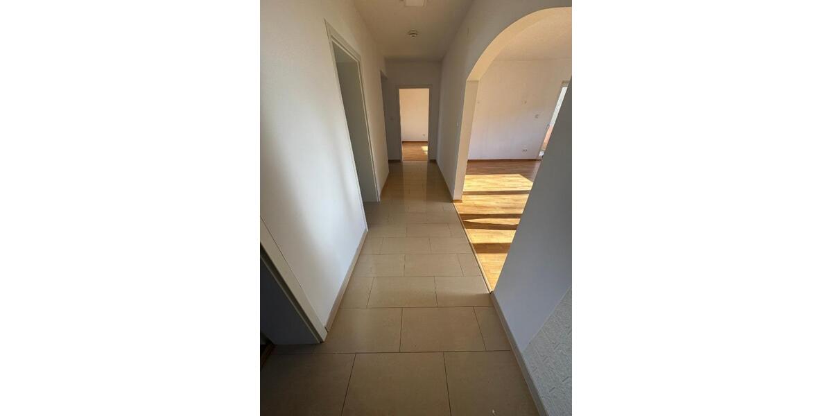 Etagenwohnung Altenstadt - 4 Zimmer, 100 m&sup2;, 1.000&euro; | Angebot:26001613