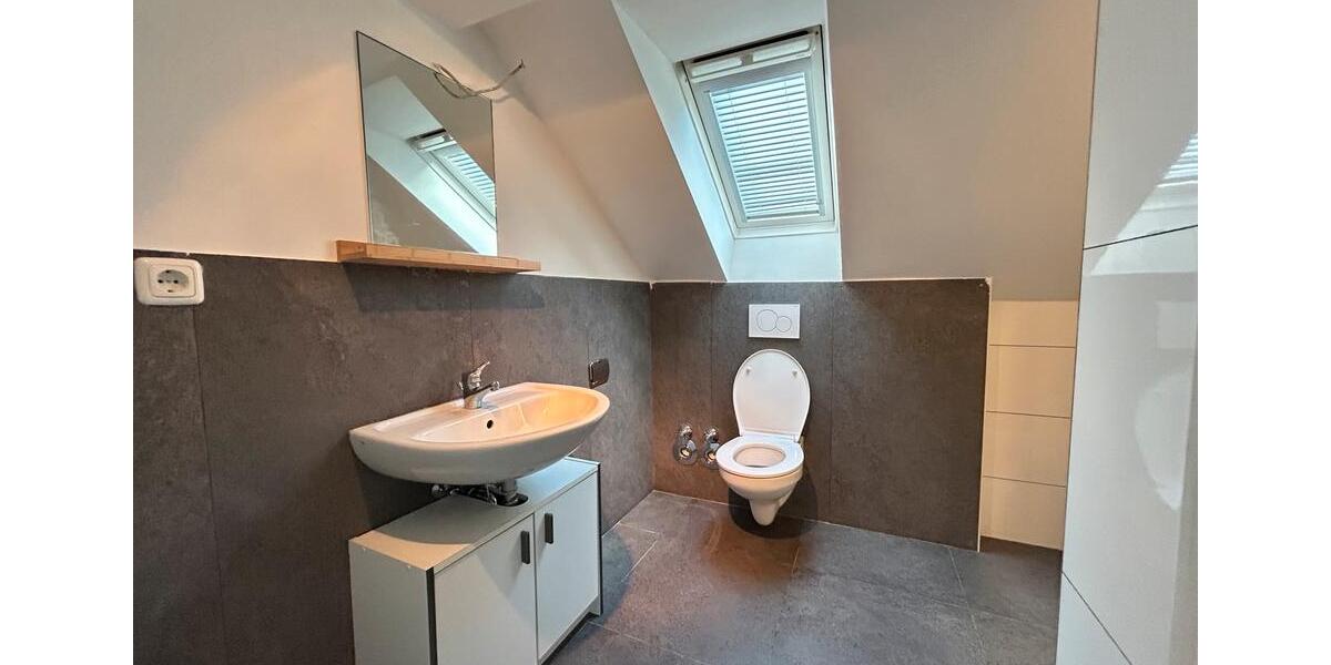 Dachgeschoßwohnung Langenselbold - 3 Zimmer, 72 m&sup2;, 700&euro; | Angebot:26021227