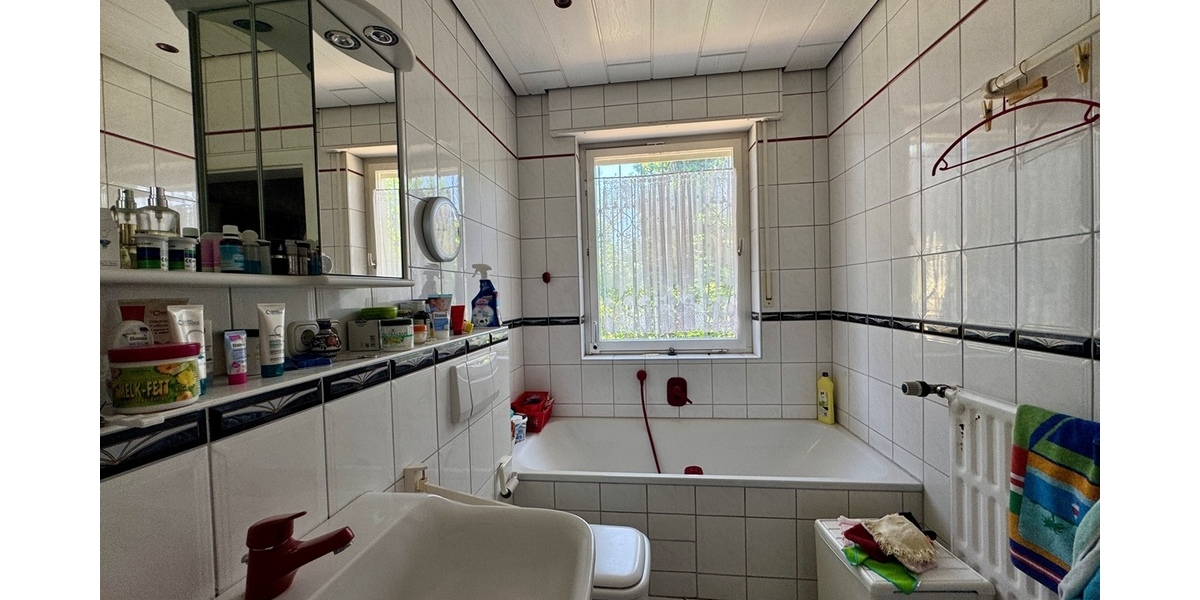 Oberursel - Oberstedten: Großzügiges Grundstück mit Altbestand! - Einfamilienhaus Oberursel | Angebot:22081672