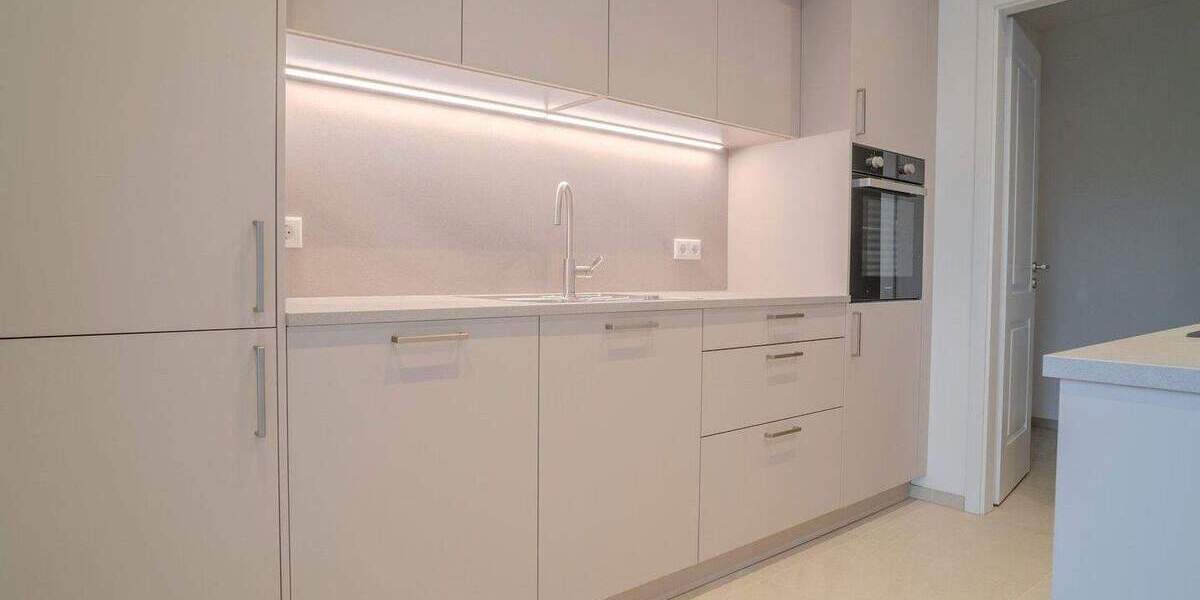 Etagenwohnung Frankfurt am Main Hausen - 4 Zimmer, 145 m&sup2;, 3.625&euro; | Angebot:25736904