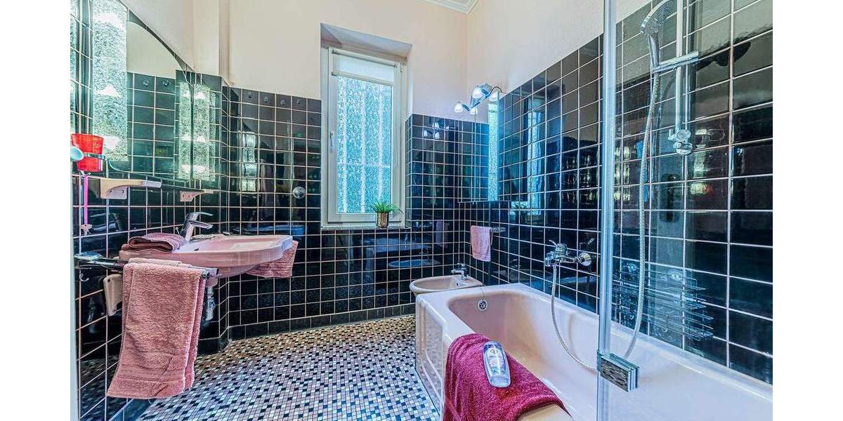 Etagenwohnung Frankfurt am Main Niederursel - 3 Zimmer, 120 m&sup2;, 2.100&euro; | Angebot:25768511