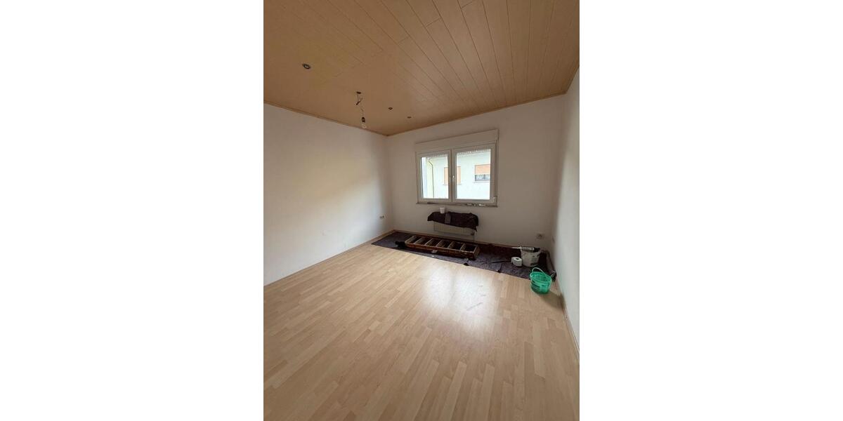 Etagenwohnung Maintal - 3 Zimmer, 80 m&sup2;, 900&euro; | Angebot:26421121