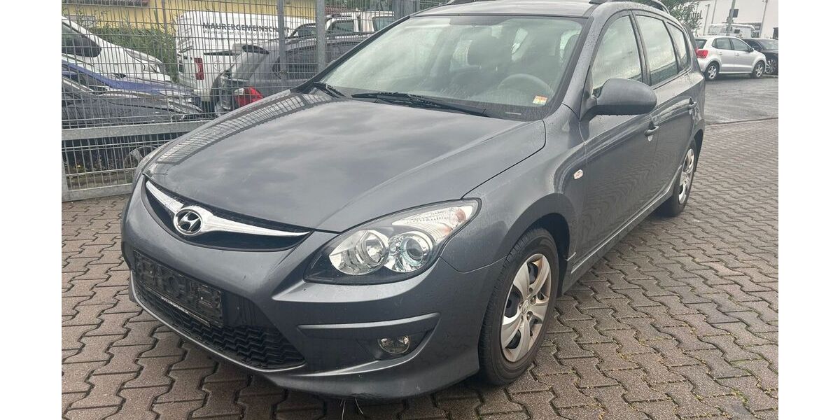 Hyundai i30 210.000 km 2.850 &euro; Büdingen 63654