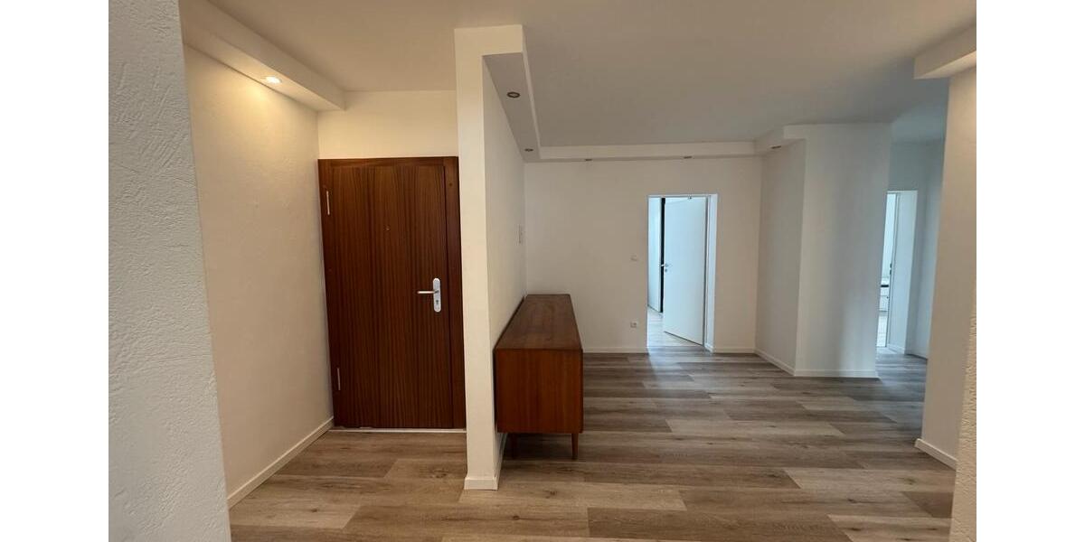 Etagenwohnung Frankfurt am Main Bornheim - 4 Zimmer, 110 m&sup2;, 2.600&euro; | Angebot:24899283