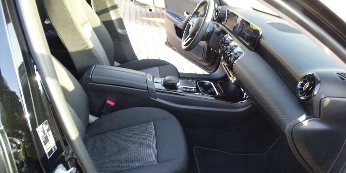 Mercedes-Benz A 250 e Navigation, aktiver Parkassist, AppleCarpl 51.538 km 20.890 &euro; Rodgau 63110