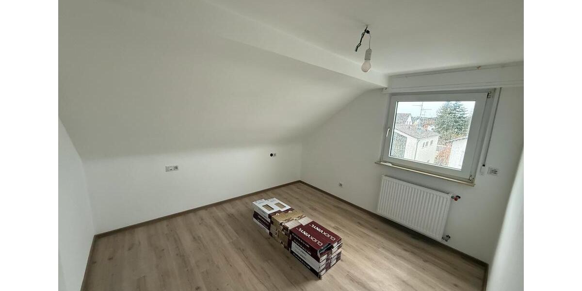 Dachgeschoßwohnung Offenbach am Main Bürgel - 2.5 Zimmer, 52 m&sup2;, 1.000&euro; | Angebot:25210854